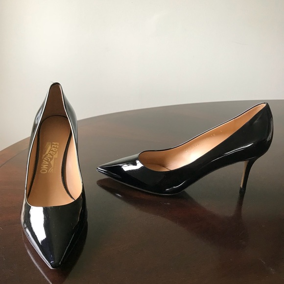 Glossy back Salvatore ferragamo 10C Classic Pumps